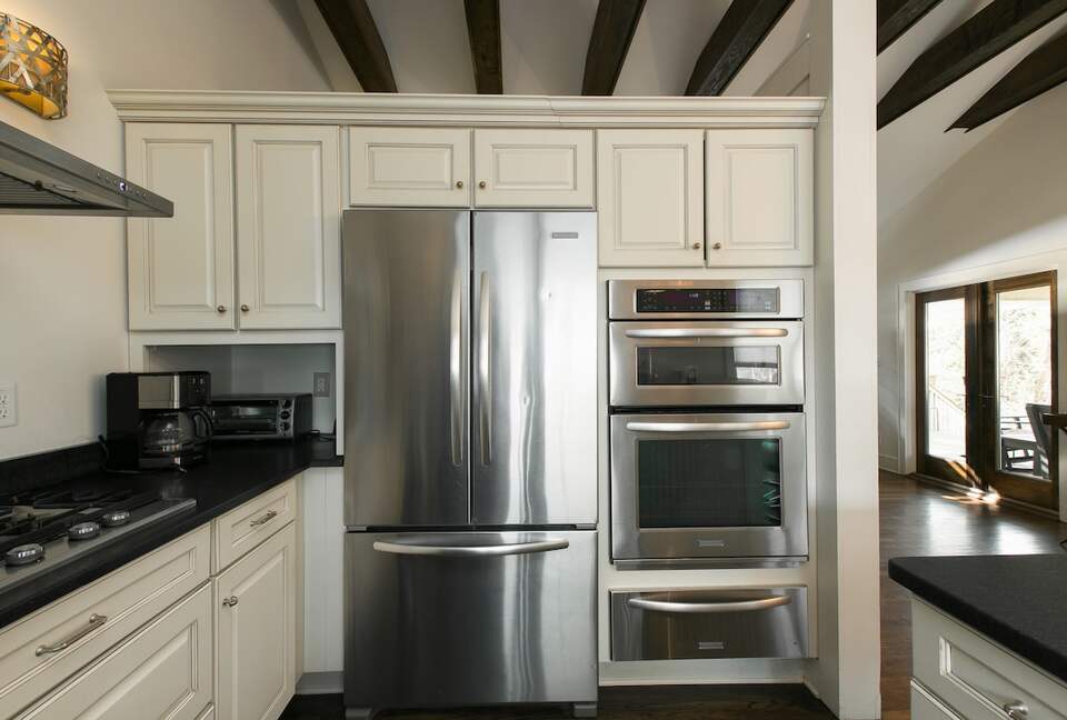 Stylish Asheville Getaway with Private Jacuzzi & Downtown Views - Asheville, North Carolina