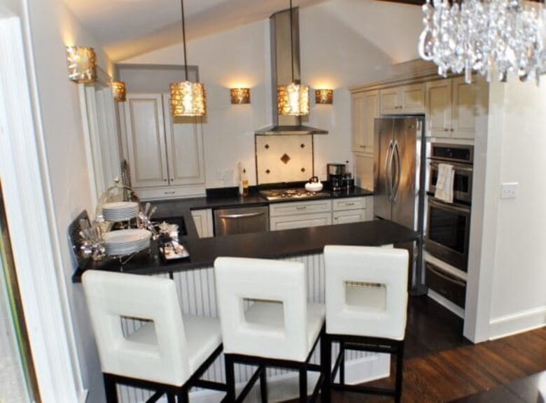 Stylish Asheville Getaway with Private Jacuzzi & Downtown Views - Asheville, North Carolina