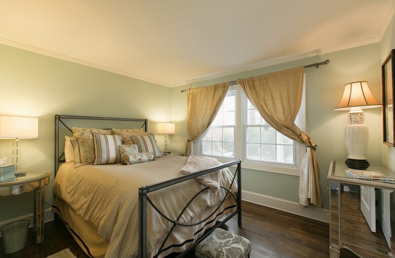 Stylish Asheville Getaway with Private Jacuzzi & Downtown Views - Asheville, North Carolina