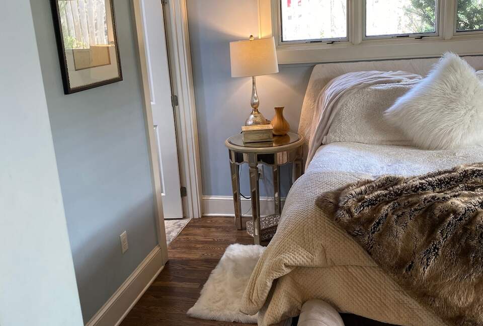 Stylish Asheville Getaway with Private Jacuzzi & Downtown Views - Asheville, North Carolina