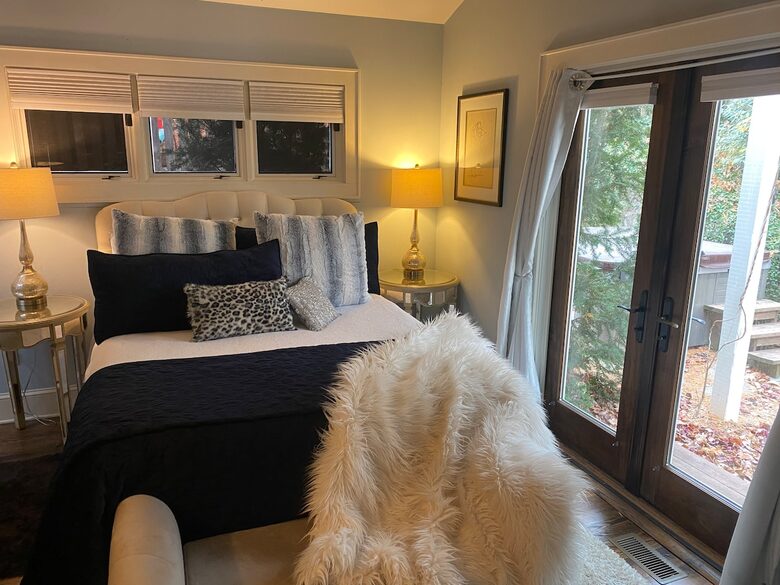 Stylish Asheville Getaway with Private Jacuzzi & Downtown Views - Asheville, North Carolina