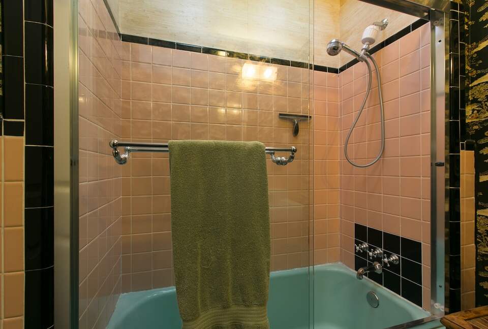 Stylish Asheville Getaway with Private Jacuzzi & Downtown Views - Asheville, North Carolina