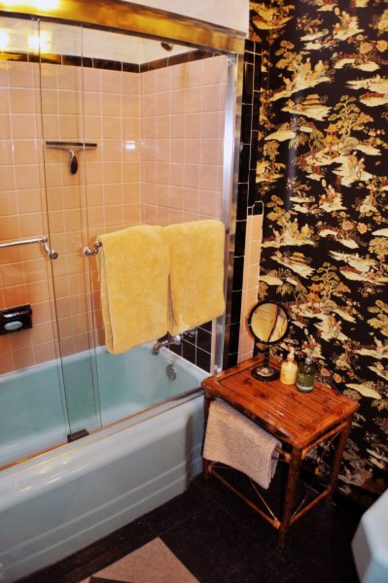 Stylish Asheville Getaway with Private Jacuzzi & Downtown Views - Asheville, North Carolina