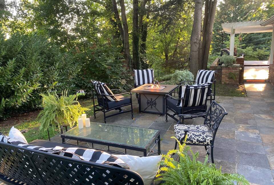 Stylish Asheville Getaway with Private Jacuzzi & Downtown Views - Asheville, North Carolina