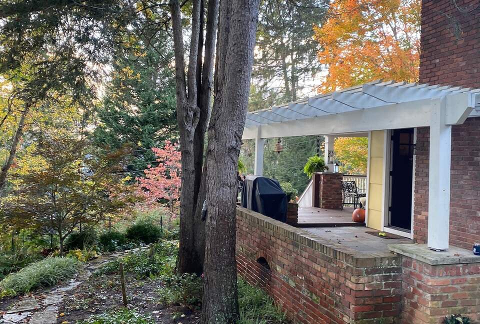 Stylish Asheville Getaway with Private Jacuzzi & Downtown Views - Asheville, North Carolina