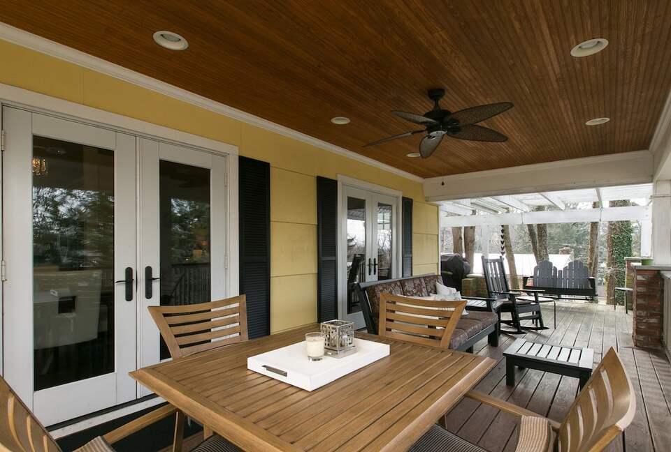 Stylish Asheville Getaway with Private Jacuzzi & Downtown Views - Asheville, North Carolina