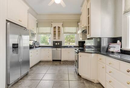 Historic Charm Meets Modern Comfort in Downtown Anderson - Anderson, South Carolina