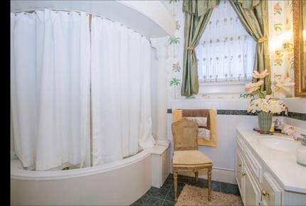 Historic Charm Meets Modern Comfort in Downtown Anderson - Anderson, South Carolina