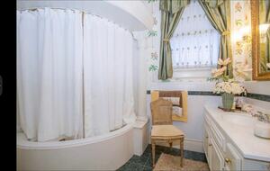 Historic Charm Meets Modern Comfort in Downtown Anderson - Anderson, South Carolina