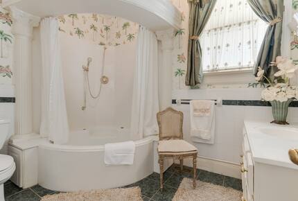 Historic Charm Meets Modern Comfort in Downtown Anderson - Anderson, South Carolina