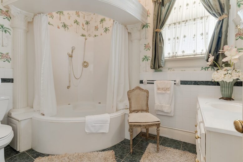 Historic Charm Meets Modern Comfort in Downtown Anderson - Anderson, South Carolina