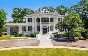 Historic Charm Meets Modern Comfort in Downtown Anderson - Anderson, South Carolina