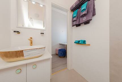 Bright & Airy Apartment Overlooking the Adriatic 1 - Novalja, Croatia