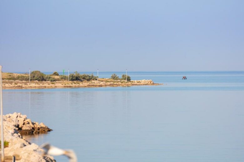 Bright & Airy Apartment Overlooking the Adriatic 2 - Novalja, Croatia