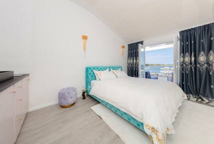 Bright & Airy Apartment Overlooking the Adriatic 1 - Novalja, Croatia