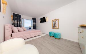 Bright & Airy Apartment Overlooking the Adriatic 2 - Novalja, Croatia