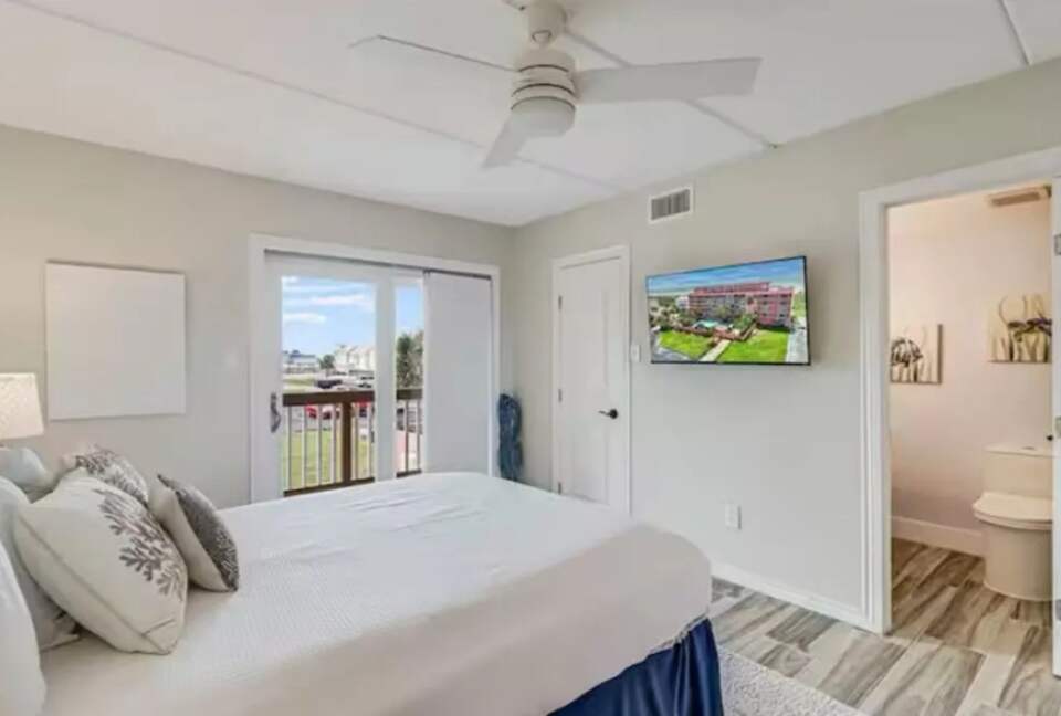 Steps from the Sand | Port Aransas Getaway - Port Aransas, Texas