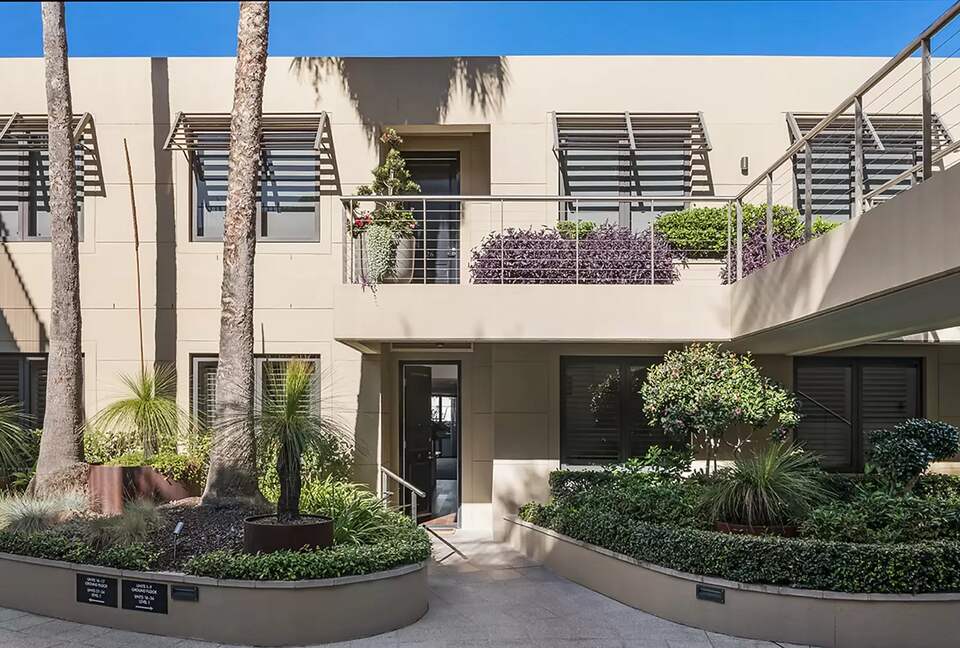 Harbourside Sophistication at Sydney’s Wharf Terraces - Woolloomooloo, Australia