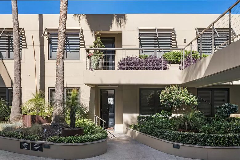 Harbourside Sophistication at Sydney’s Wharf Terraces - Woolloomooloo, Australia