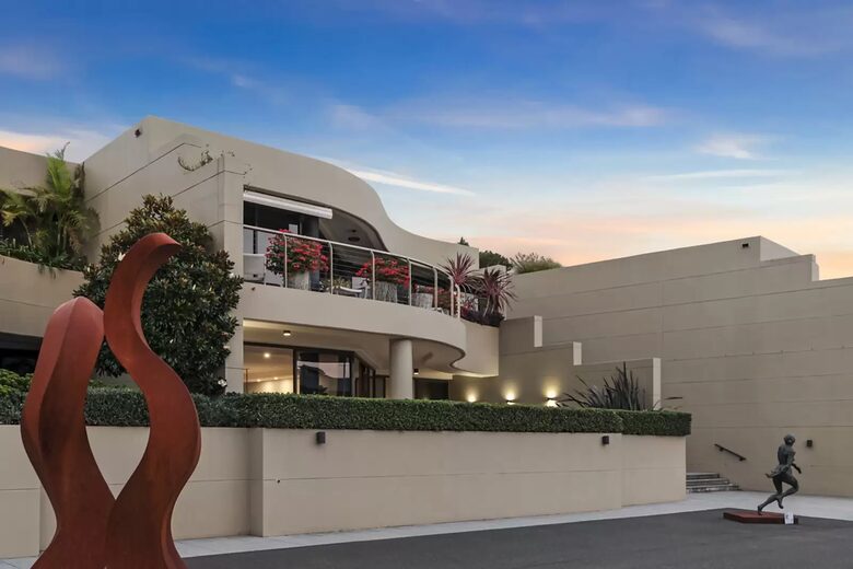 Harbourside Sophistication at Sydney’s Wharf Terraces - Woolloomooloo, Australia