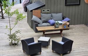 Tranquil Two-Level Retreat on the Shores of Tappen - Tappen, Canada