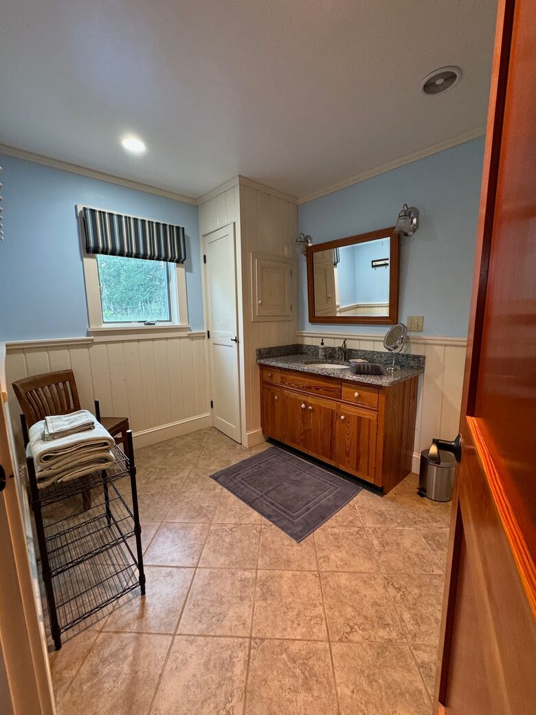 Charming Cottage on Islesboro Island - Islesboro, Maine