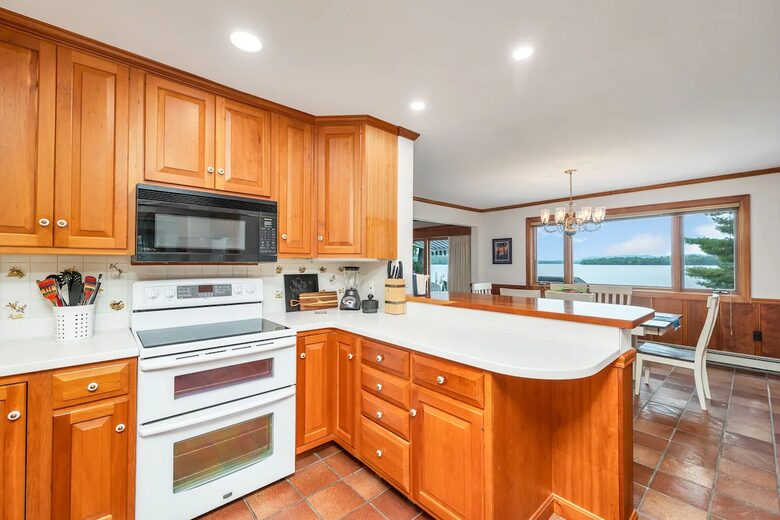 Lake Winnipesaukee Elegance | Tranquil Views & Timeless Comfort - Center Tuftonboro, New Hampshire