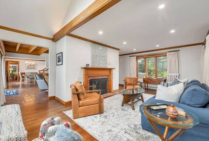 Lake Winnipesaukee Elegance | Tranquil Views & Timeless Comfort - Center Tuftonboro, New Hampshire