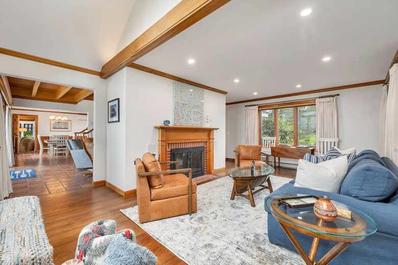 Lake Winnipesaukee Elegance | Tranquil Views & Timeless Comfort - Center Tuftonboro, New Hampshire