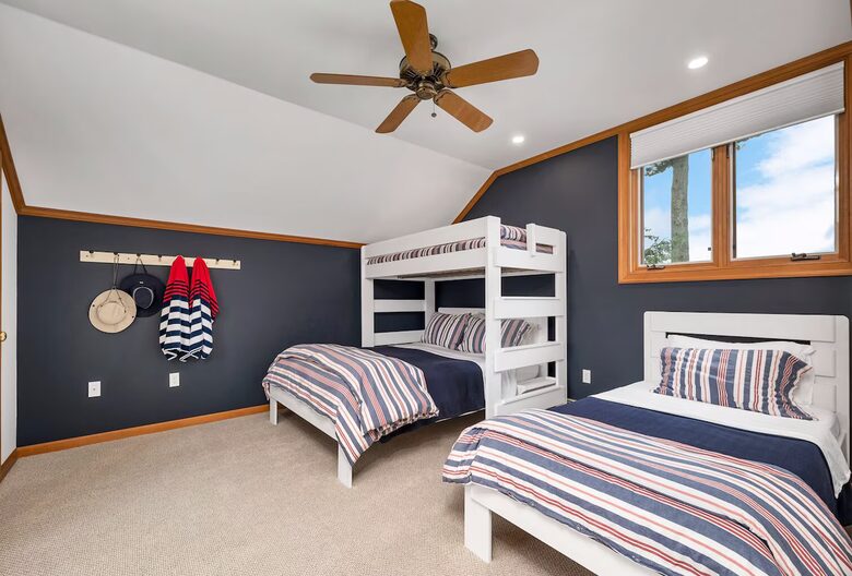 Lake Winnipesaukee Elegance | Tranquil Views & Timeless Comfort - Center Tuftonboro, New Hampshire