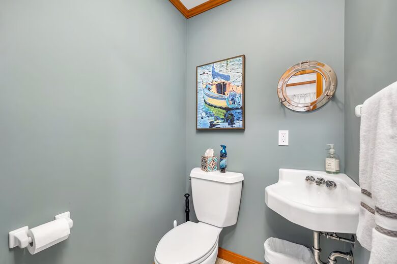 Lake Winnipesaukee Elegance | Tranquil Views & Timeless Comfort - Center Tuftonboro, New Hampshire