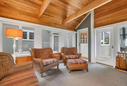Lake Winnipesaukee Elegance | Tranquil Views & Timeless Comfort - Center Tuftonboro, New Hampshire