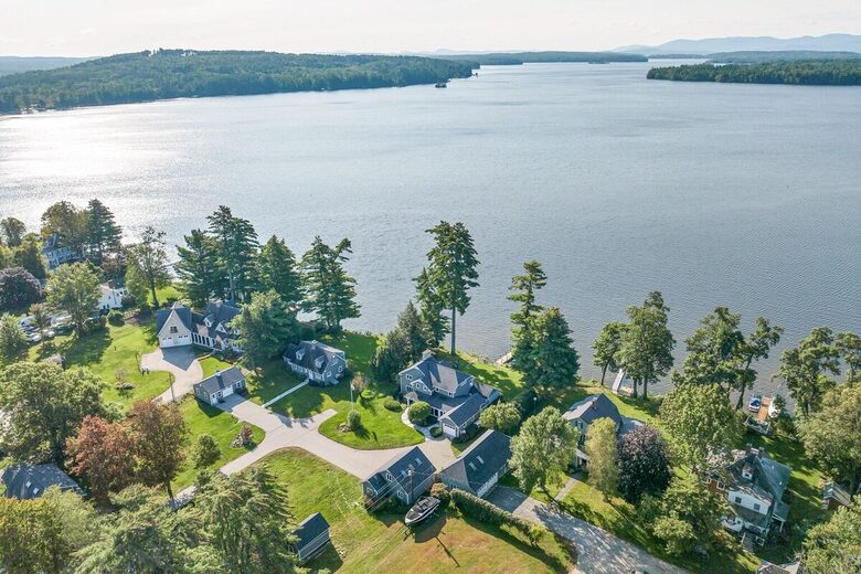 Lake Winnipesaukee Elegance | Tranquil Views & Timeless Comfort - Center Tuftonboro, New Hampshire