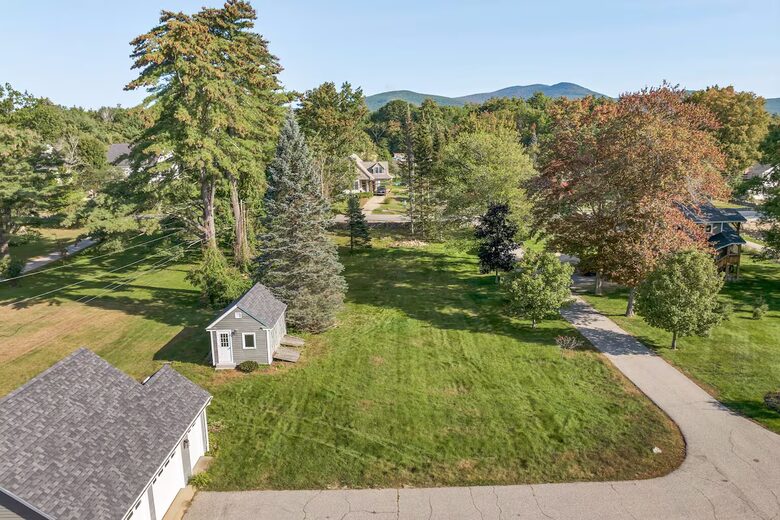 Lake Winnipesaukee Elegance | Tranquil Views & Timeless Comfort - Center Tuftonboro, New Hampshire