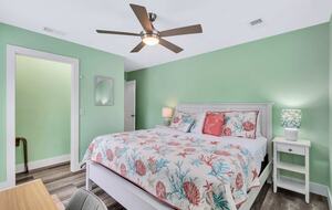 Deja Blue-6BR w Pool Hot Tub-Steps To Beach - Hilton Head Island, South Carolina