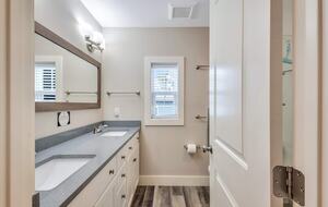 Deja Blue-6BR w Pool Hot Tub-Steps To Beach - Hilton Head Island, South Carolina