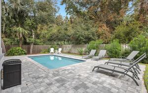Deja Blue-6BR w Pool Hot Tub-Steps To Beach - Hilton Head Island, South Carolina