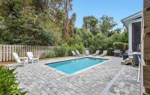 Deja Blue-6BR w Pool Hot Tub-Steps To Beach - Hilton Head Island, South Carolina