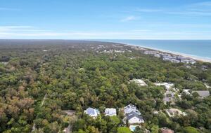 Deja Blue-6BR w Pool Hot Tub-Steps To Beach - Hilton Head Island, South Carolina