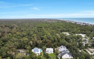 Deja Blue-6BR w Pool Hot Tub-Steps To Beach - Hilton Head Island, South Carolina