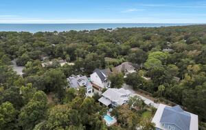 Deja Blue-6BR w Pool Hot Tub-Steps To Beach - Hilton Head Island, South Carolina