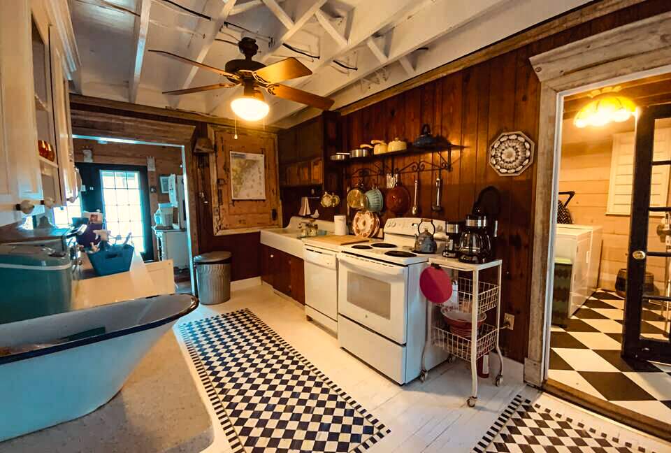 Charming 1910 Tybee Beach Cottage - Tybee Island, Georgia