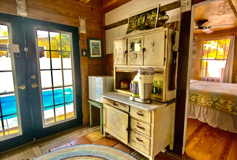 Charming 1910 Tybee Beach Cottage - Tybee Island, Georgia