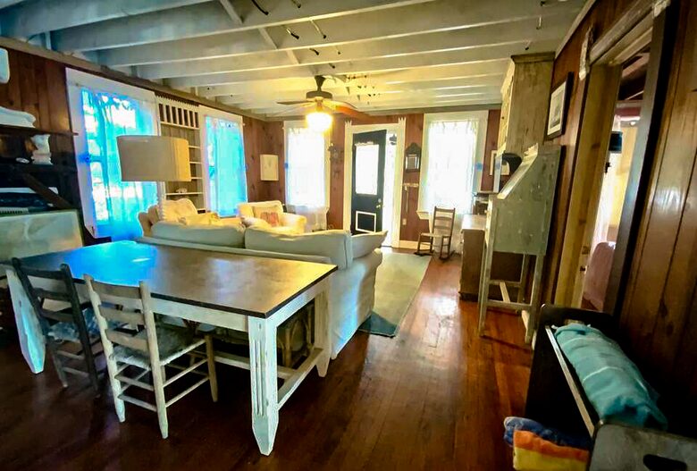 Charming 1910 Tybee Beach Cottage - Tybee Island, Georgia