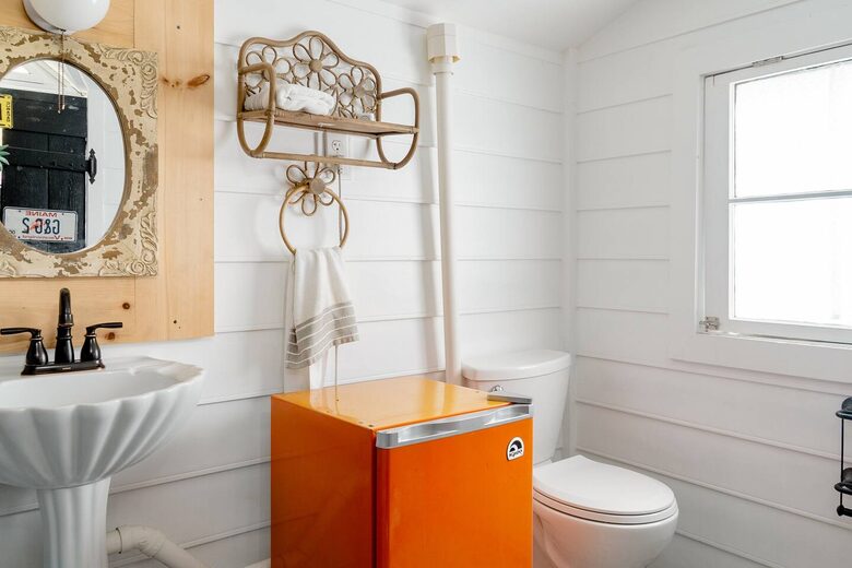 Charming 1910 Tybee Beach Cottage - Tybee Island, Georgia