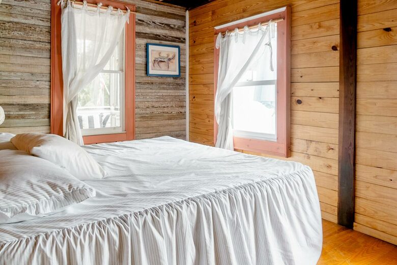 Charming 1910 Tybee Beach Cottage - Tybee Island, Georgia