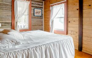 Charming 1910 Tybee Beach Cottage - Tybee Island, Georgia