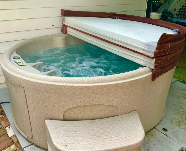 Charming 1910 Tybee Beach Cottage - Tybee Island, Georgia