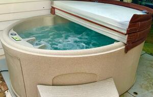 Charming 1910 Tybee Beach Cottage - Tybee Island, Georgia