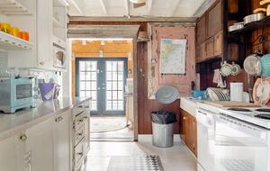 Charming 1910 Tybee Beach Cottage - Tybee Island, Georgia